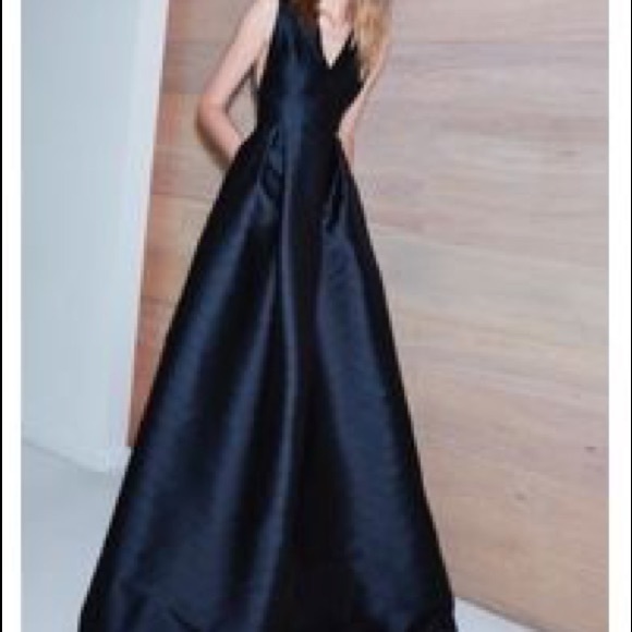 Alexis black silk gown- NEVER WORN - Picture 2 of 4